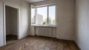 B066