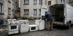 U017