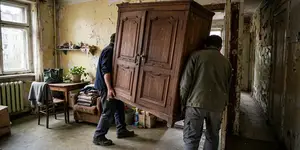 U182