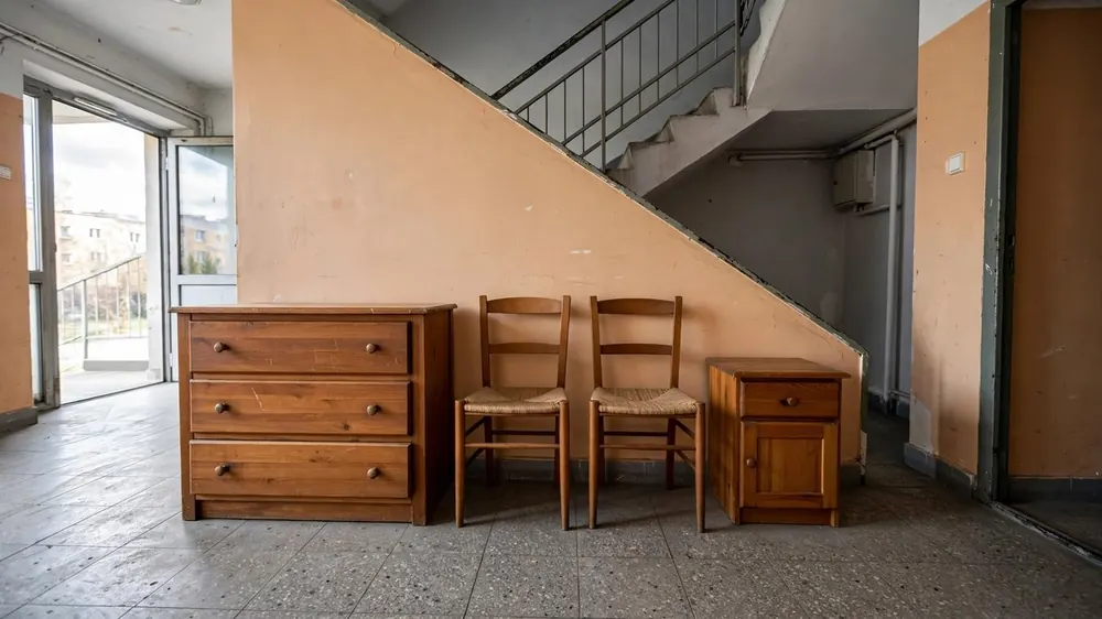 Gdzie oddać stare meble za darmo - fundacje, ogłoszenia, odbiór gminny
