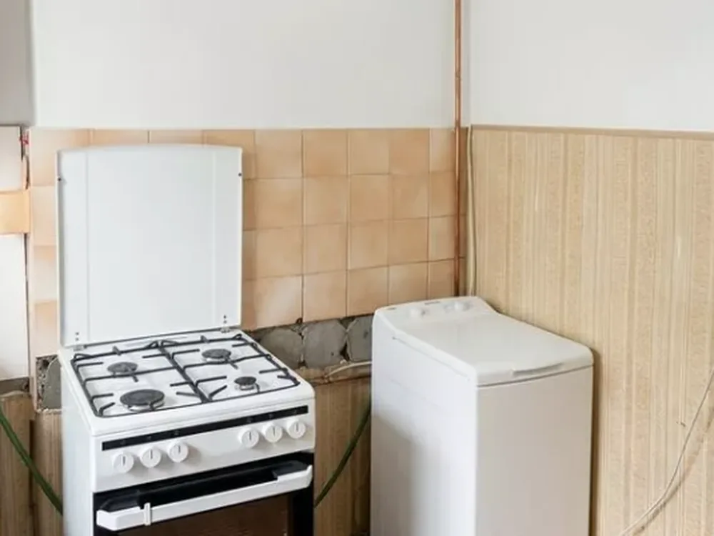 Wynoszenie gabarytu z piętra bez windy - Wywóz łóżka w Łodzi