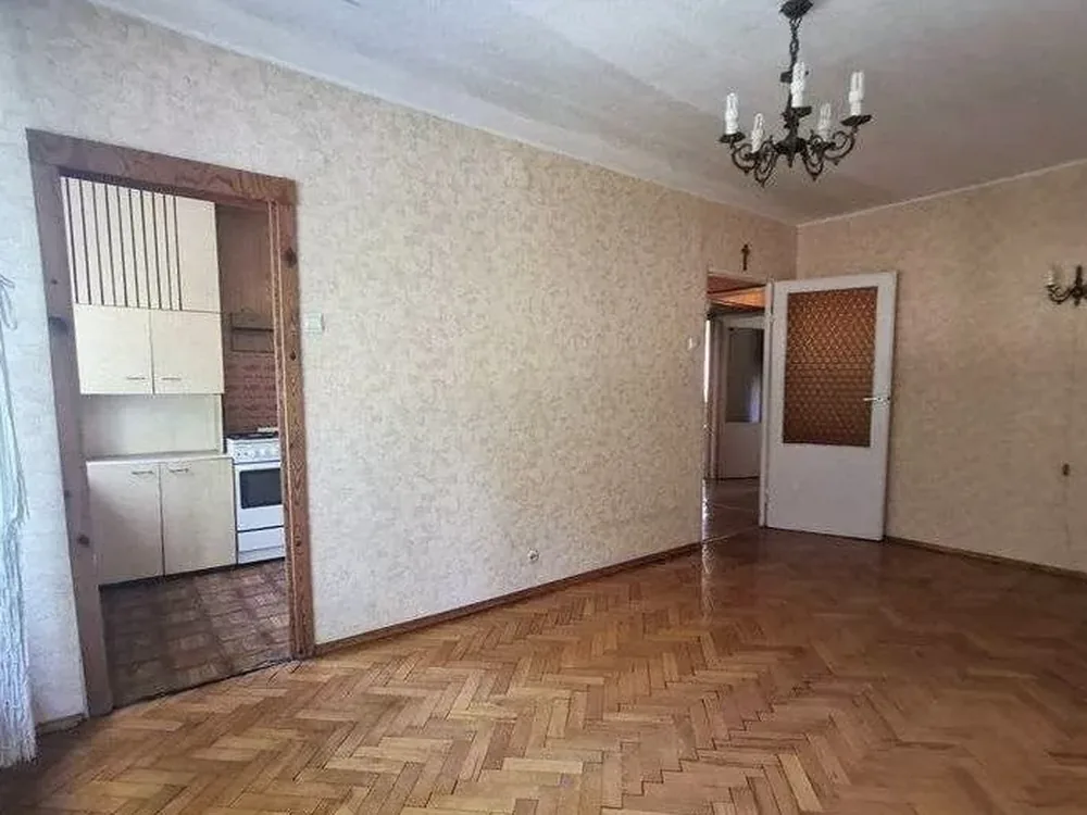 Uprzątnięte miejsce po zabraniu rzeczy - Wywóz regału w Łodzi